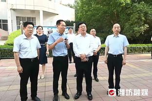 ?赛前训练镜头给到锡安 这大体格子壮得跟头牛似的！